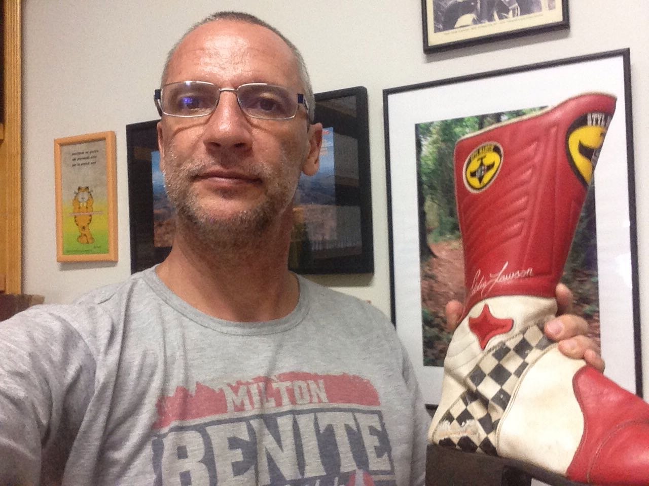 A bota de Eddy Lawson usada em Goiânia nos anos 80, foi um presente de Tato Velludo ao Motostory – Foto Carlãozinho Coachman / Motostory