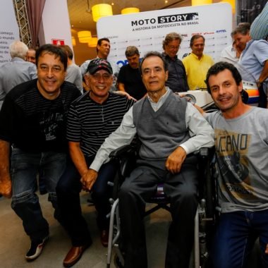 José Luiz Gonsalves (dir.) ao lado de Milton Benite, (Pressão) com João da Light e Paulo Mansi em noite de Vida Sob Pressão: Foto Sampafotos / Motostory