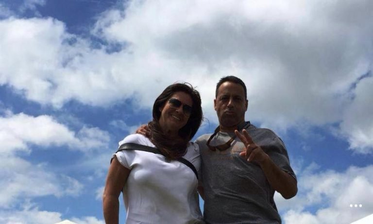 Embaixadores Motostory Cinthia Morales e Marcelo Abelha. Mascotinha Rider e Abelha: Foto acervo pessoal Cinthia
