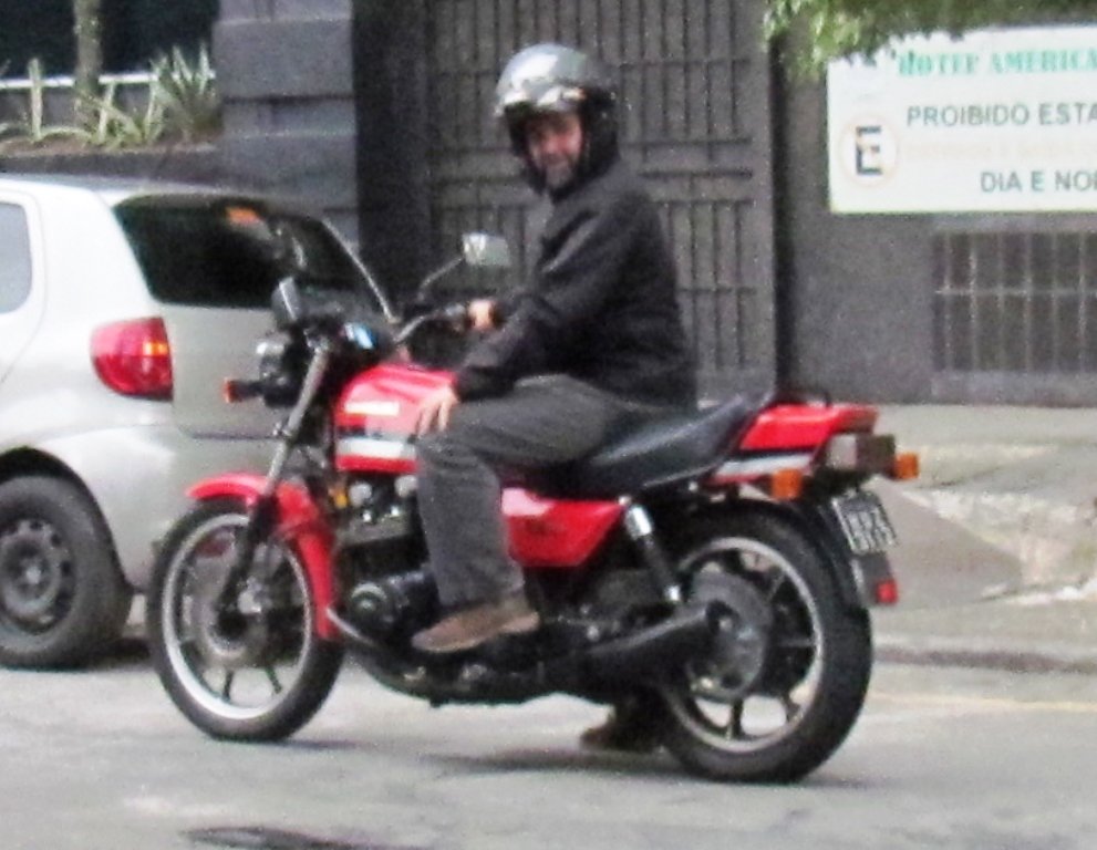 Photo Ricardo Pupo / Motos Classicas 70 – By the standards of the 80’s, the GPz was big but easy to ride.