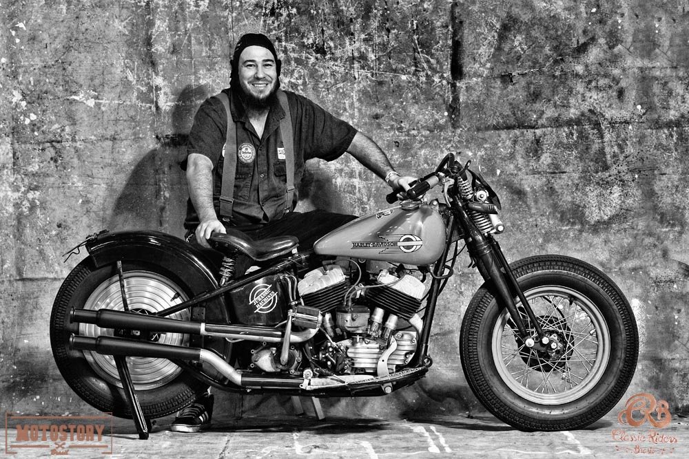 Amaury Topalian, alcunha "Demolidor" e a Harley-Davidson 1200 FlatHead de 1940 na versão "PNT Edition". A moto pertence a Rodrigo "Hadys" Ventura - Foto Wel Calandria / Classic Riders Brasil / Motostory