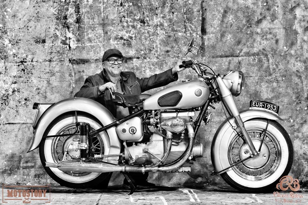 Polonês Murilo e a Sunbeam 500cc de 1953 que pertence a Renato Oliva - Foto Wel Calandria / Classic Riders Brasil / Motostory