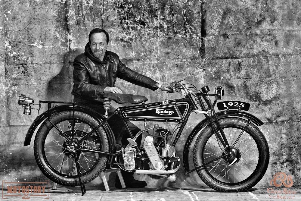 Eurivaldo Junior com a Zundapp Z200 de 200cc / 1925, moto que pertence ao acervo de Orbio Borba -
 Foto Wel Calandria / Classic Riders Brasil / Motostory