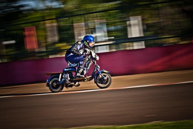 Tatu Albertini empenhado nos treinos para o Pé na Tábua 2017 em Barra Bonita - Wel Calandria / Classic Riders Brasil / Motostory
