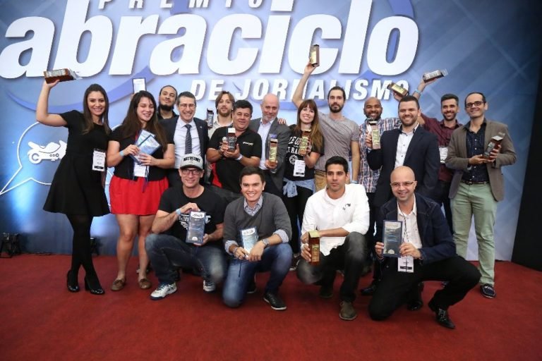 Jornalistas premiados pela Abracilo em 2017 – Motostory – Carlãozinho Coachman entre eles. Foto Abraciclo