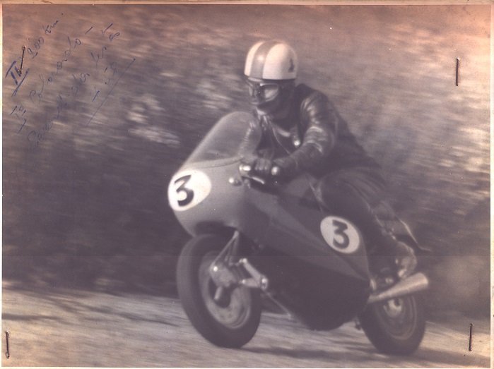 Gualtiero Tognocchi, recordista de motonetas de Interlagos,, vencedor da segunda edição dos 200 km de Interlagos com o recorde de 4minutos e 58segundos. Um gênio da velocidade brasileira. Foto Acervo Familia Tognocchi