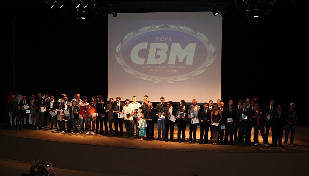 Festa de premiação da CBM quando foi instituída a Comenda Carlão Coachman idealizada por Firmo Alves… na foto de 2013, com Carlãozinho Coachman. Foto CBM / Divulgação