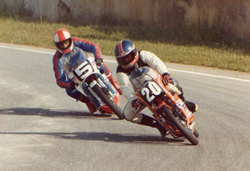 Almir Donato (5) na cola de José Cohen. Almir foi o Campeão em 1980.