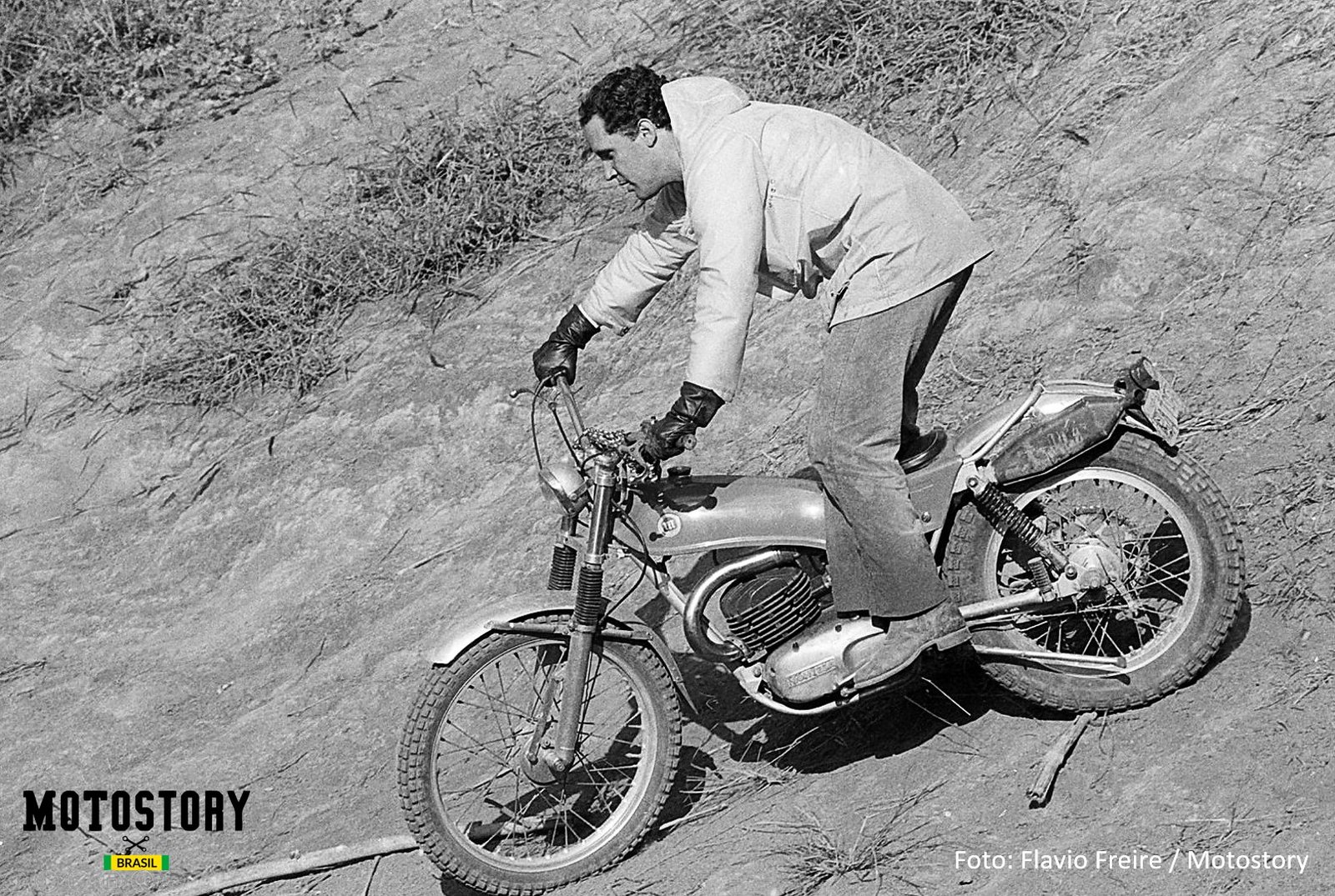 Trializando... como foi que tudo começou? Quando? Em 1975 Carlão comprou sua primeira Montesa Cota 247. Carlão Coachman e sua Montesa Cota 247 - Foto Flavio Freire / Motostory