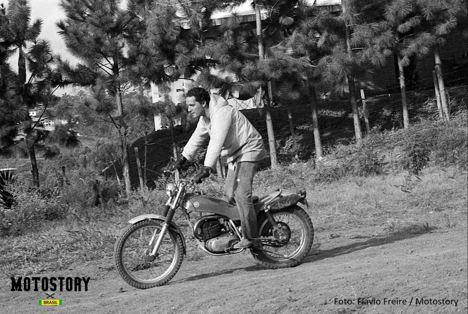 Carlão Coachman e sua Montesa Cota 247 - Foto Flavio Freire / Motostory
