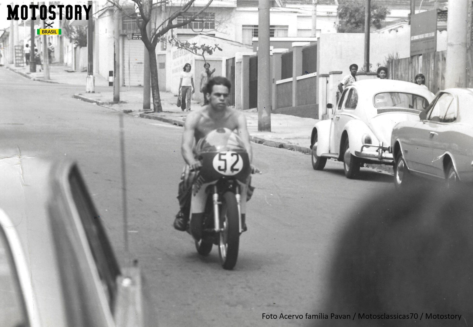 Quanto mais olho para as fotos de Jacaré nas ruas, sua ousadia e o talento que tinha para pilotar, mais penso sobre o que poderia ter sido. Mas, tem sempre o mas, o se... Foto Família Pavan / Motosclassicas70 / Motostory
