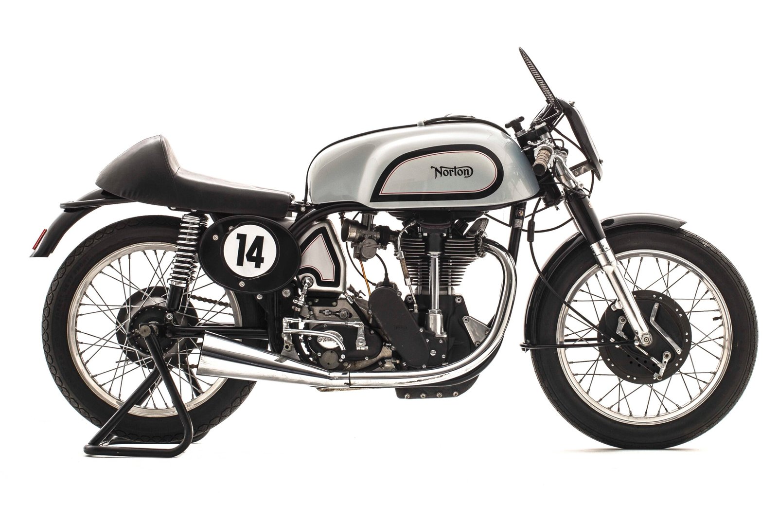 Uma legítima maquina de corridas: A Norton Manx de 1952 - Foto Wel Calândria