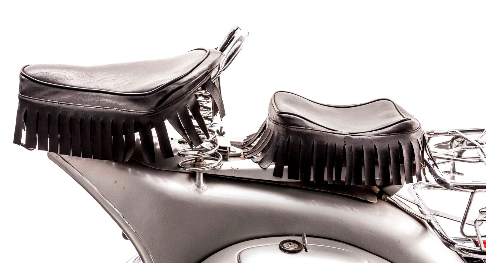Vespa M4 Prata pertencente ao Moto Classic Museum, de Justiniano Proença - Foto Wel Calândria