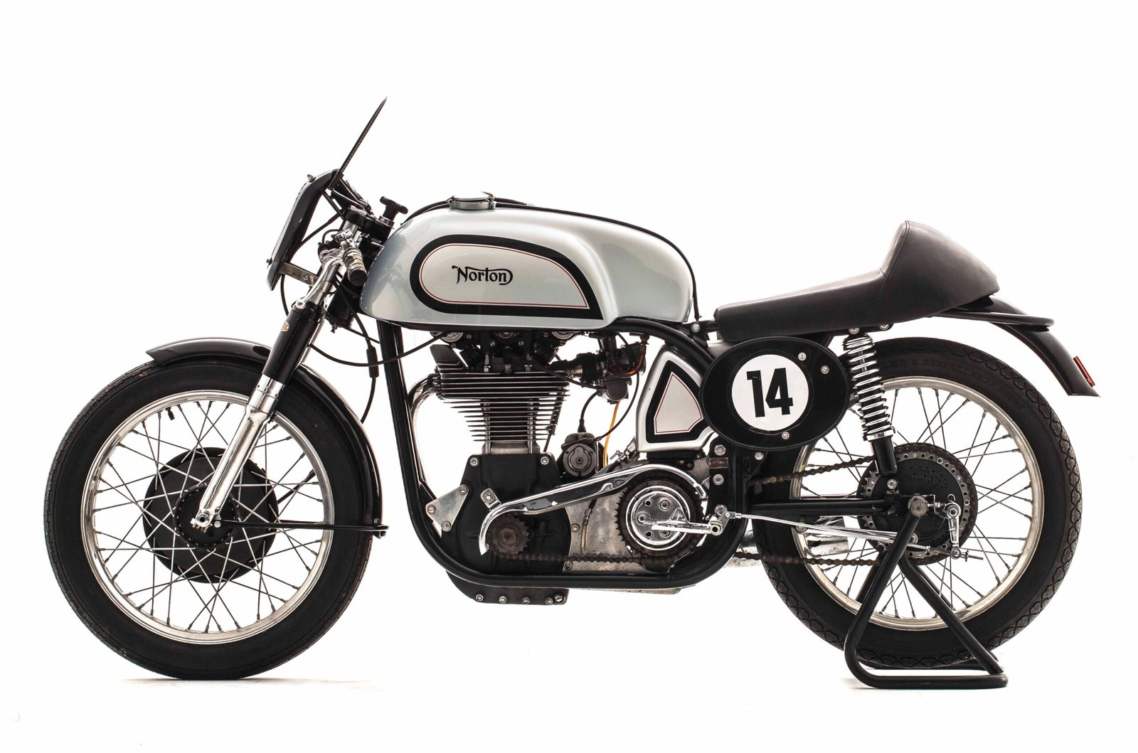 A Norton Manx marcou a história do motociclismo de competição, no Mundo e no Brasil - Foto Wel Calândria