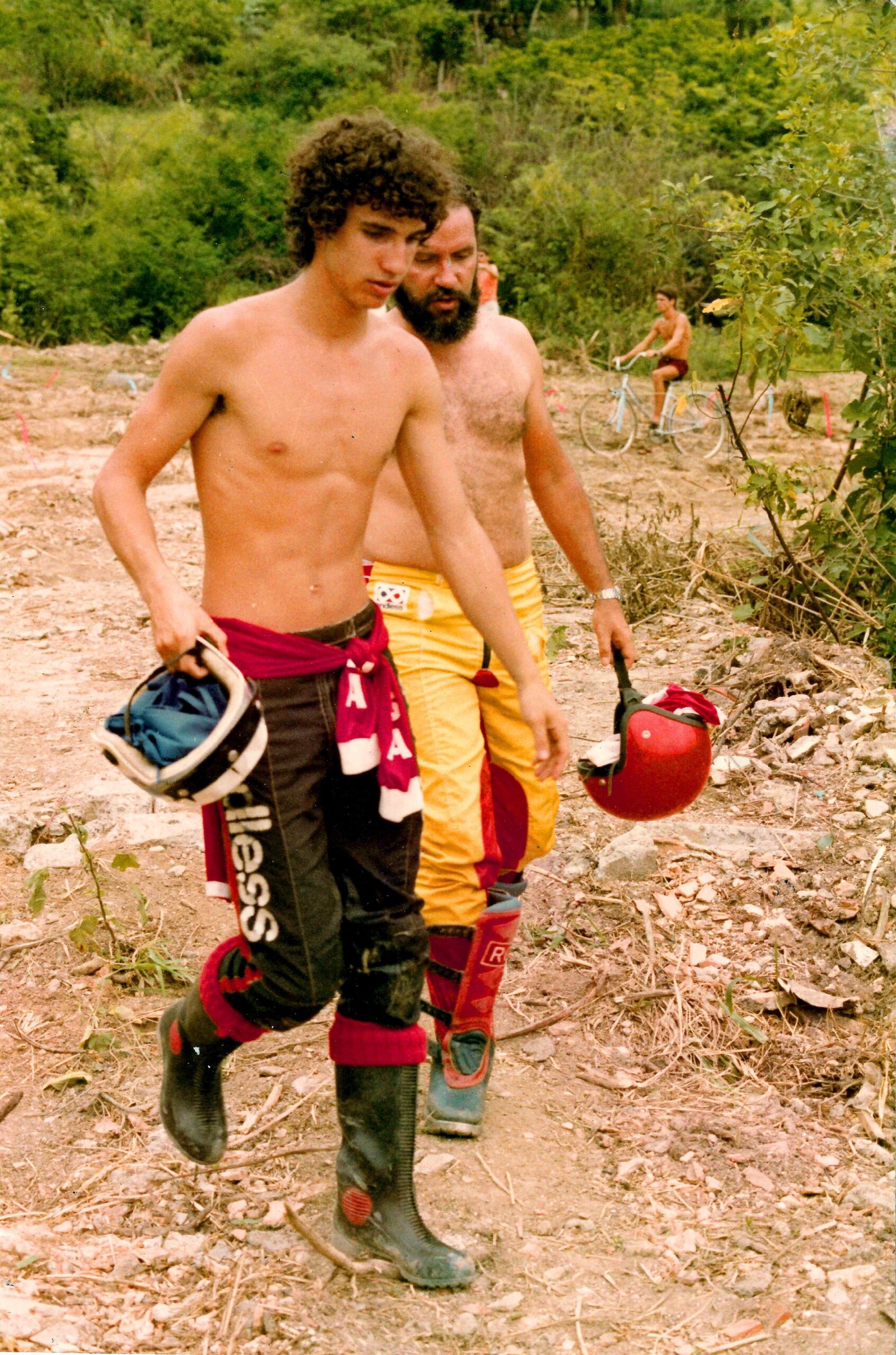 Carlãozinho e Carlão Coachman em prova de Trial em Niteroi, RJ, em 1987 - Foto Motostory