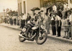 Duas Rodas e Uma Nação – Linha do Tempo – 1940