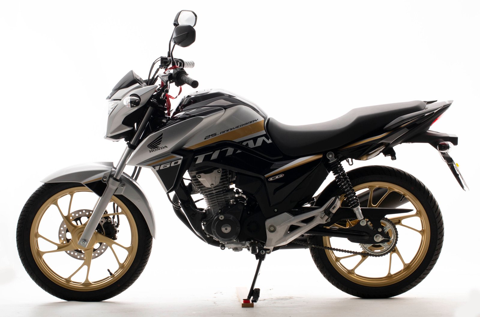 Coleção Justiniano Proença - Moto Classic Museum - HONDA TITAN 25 ANOS - Foto Wel Calândria