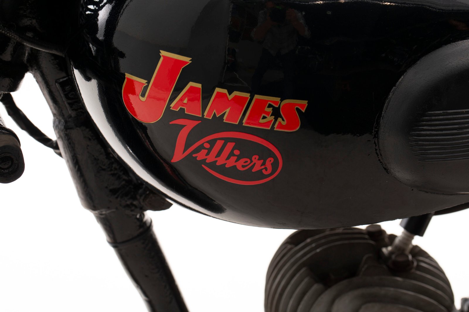 Coleção Justiniano Proença - Moto Classic Museum - JAMES VILLIERS - Foto Wel Calândria