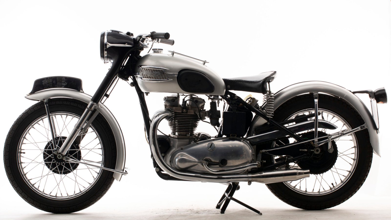 Coleção Justiniano Proença - Moto Classic Museum - TRIUMPH THUNDERBIRD - Foto Wel Calândria