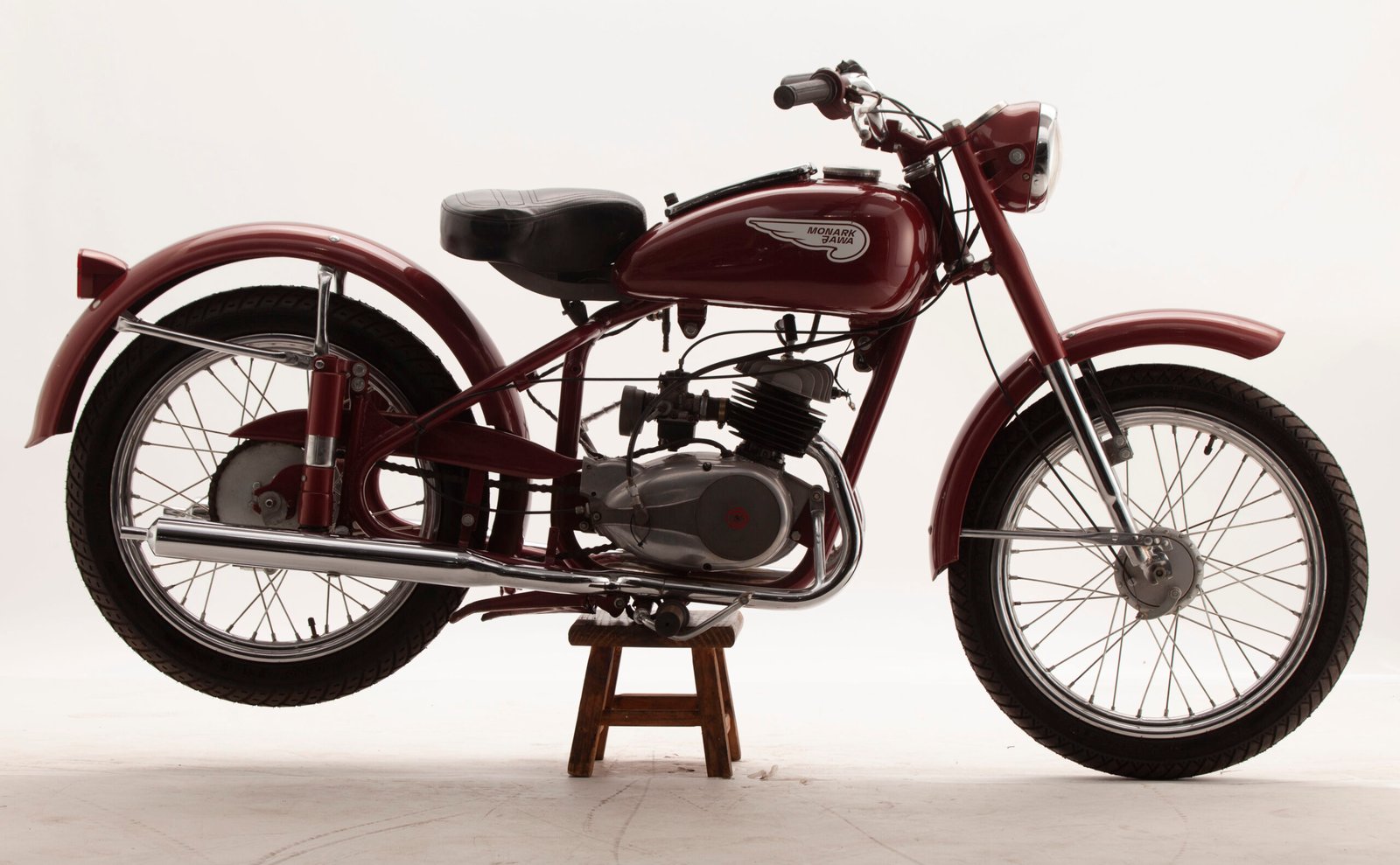 Coleção Justiniano Proença - Moto Classic Museum - MONARK JAWA - Foto Wel Calândria